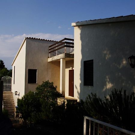 Shambala Apartment Supetar Bagian luar foto