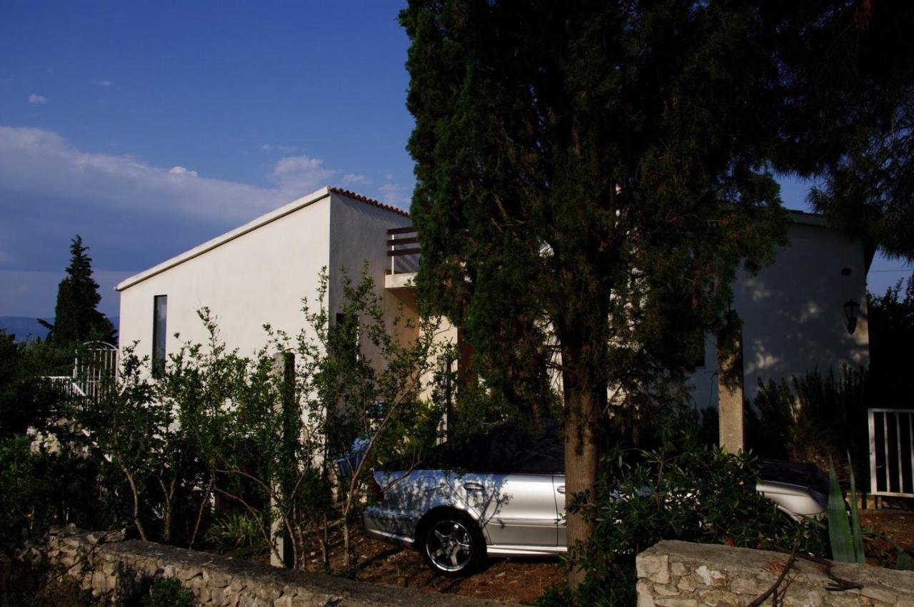 Shambala Apartment Supetar Bagian luar foto