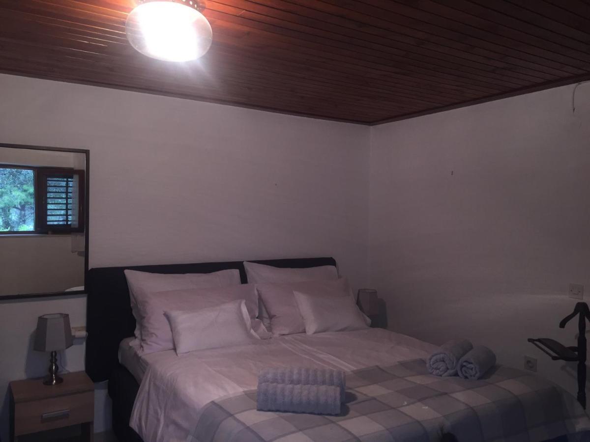 Shambala Apartment Supetar Bagian luar foto